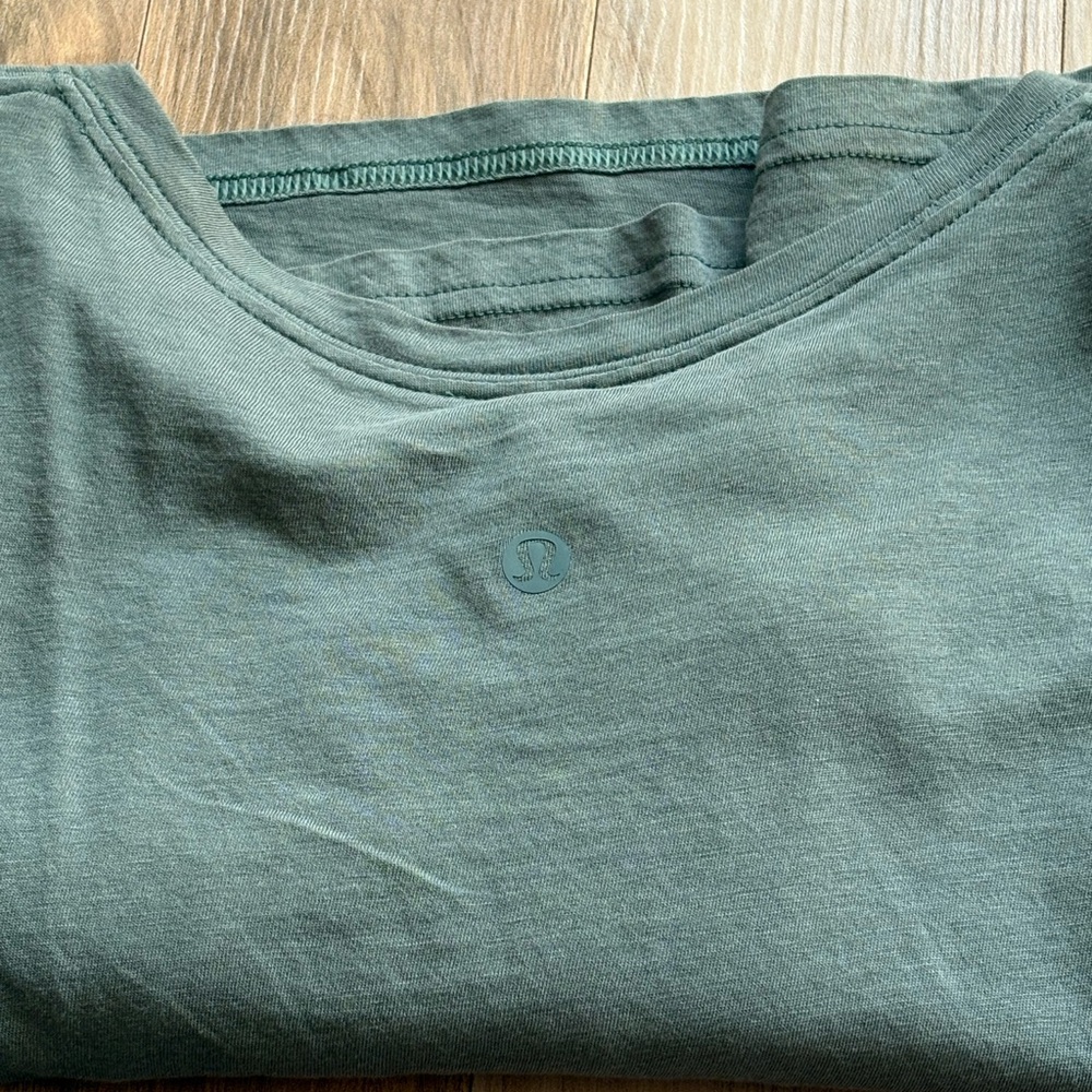 Lululemon Boxy Cropped Tee - Picture 4 of 5